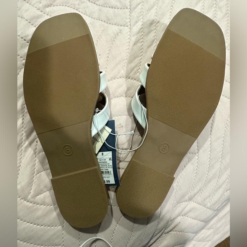 Universal Thread Sandals size 8 - Picture 2 of 2